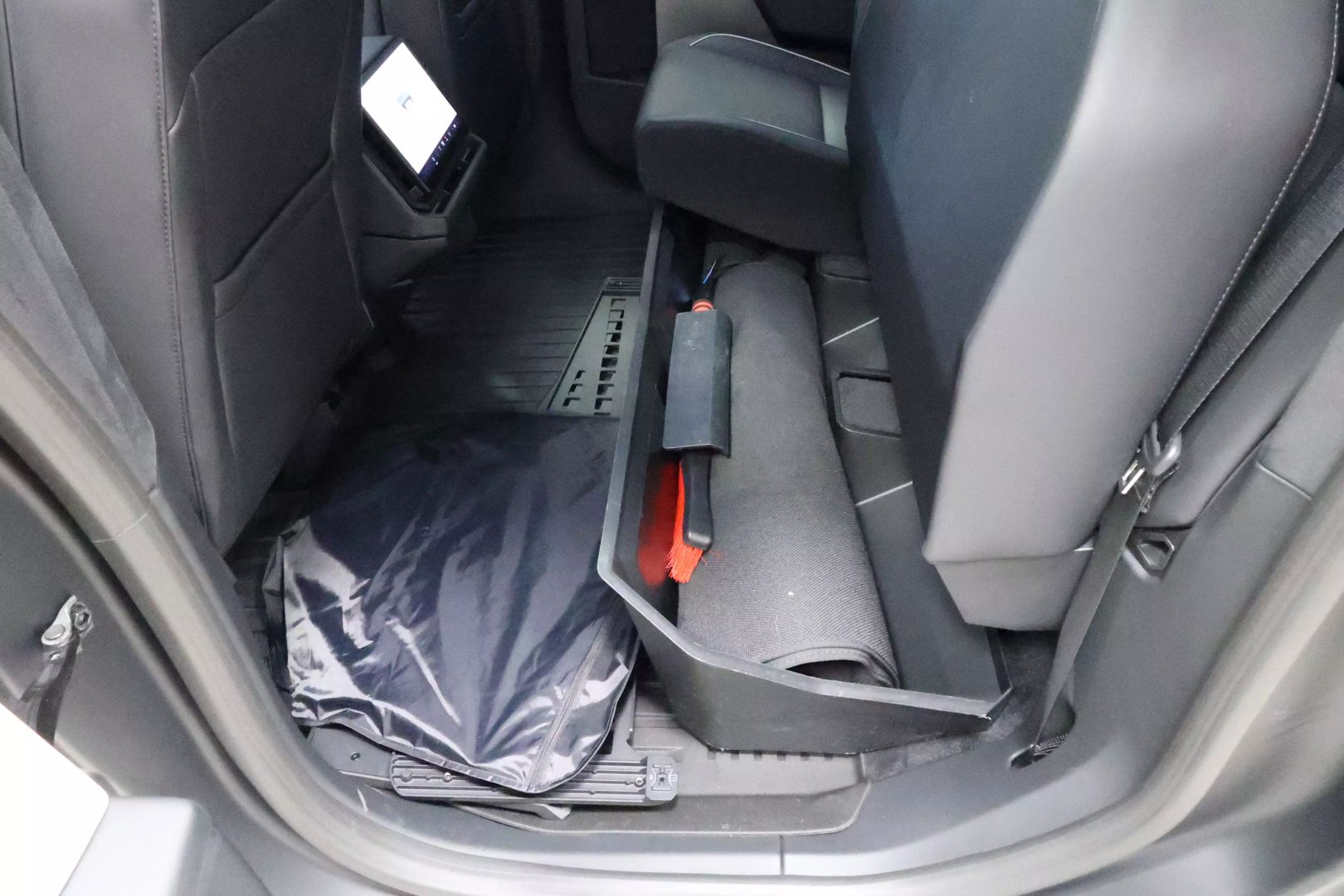 2024 Tesla Cybertruck - Image 65