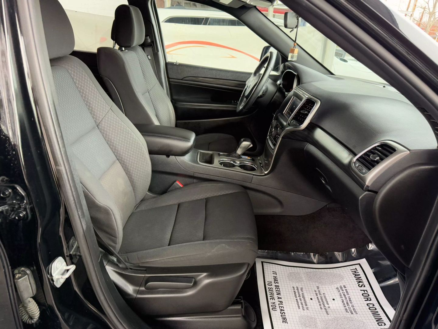 2019 Jeep Grand Cherokee - Image 25