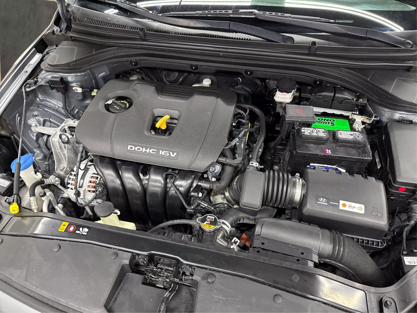 2018 Hyundai Elantra - Image 9