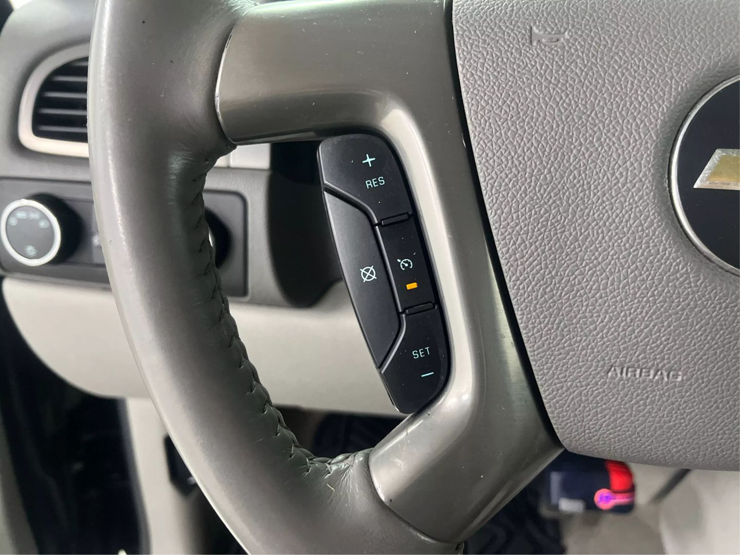 2009 Chevrolet Suburban 1500 - Image 35