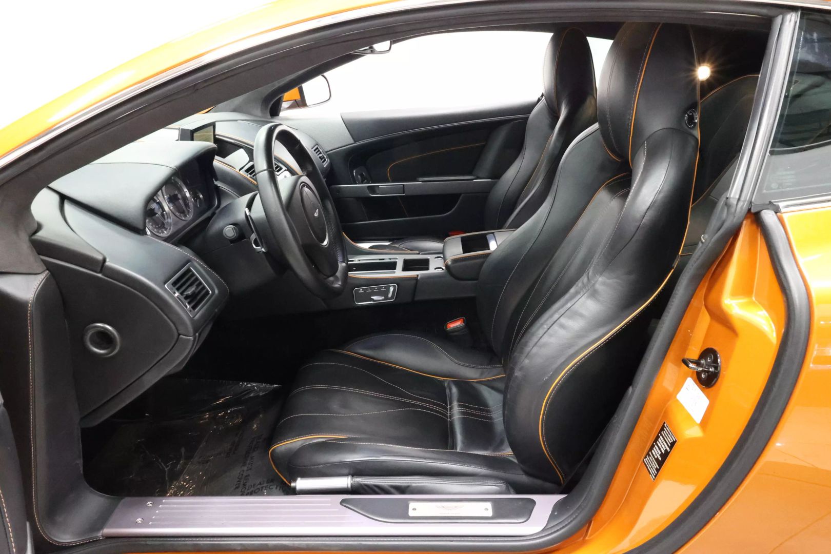 2012 Aston Martin Virage - Image 11