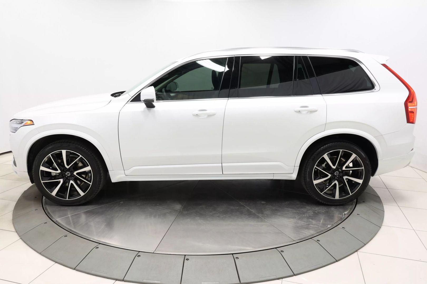 2022 Volvo Xc90 - Image 6