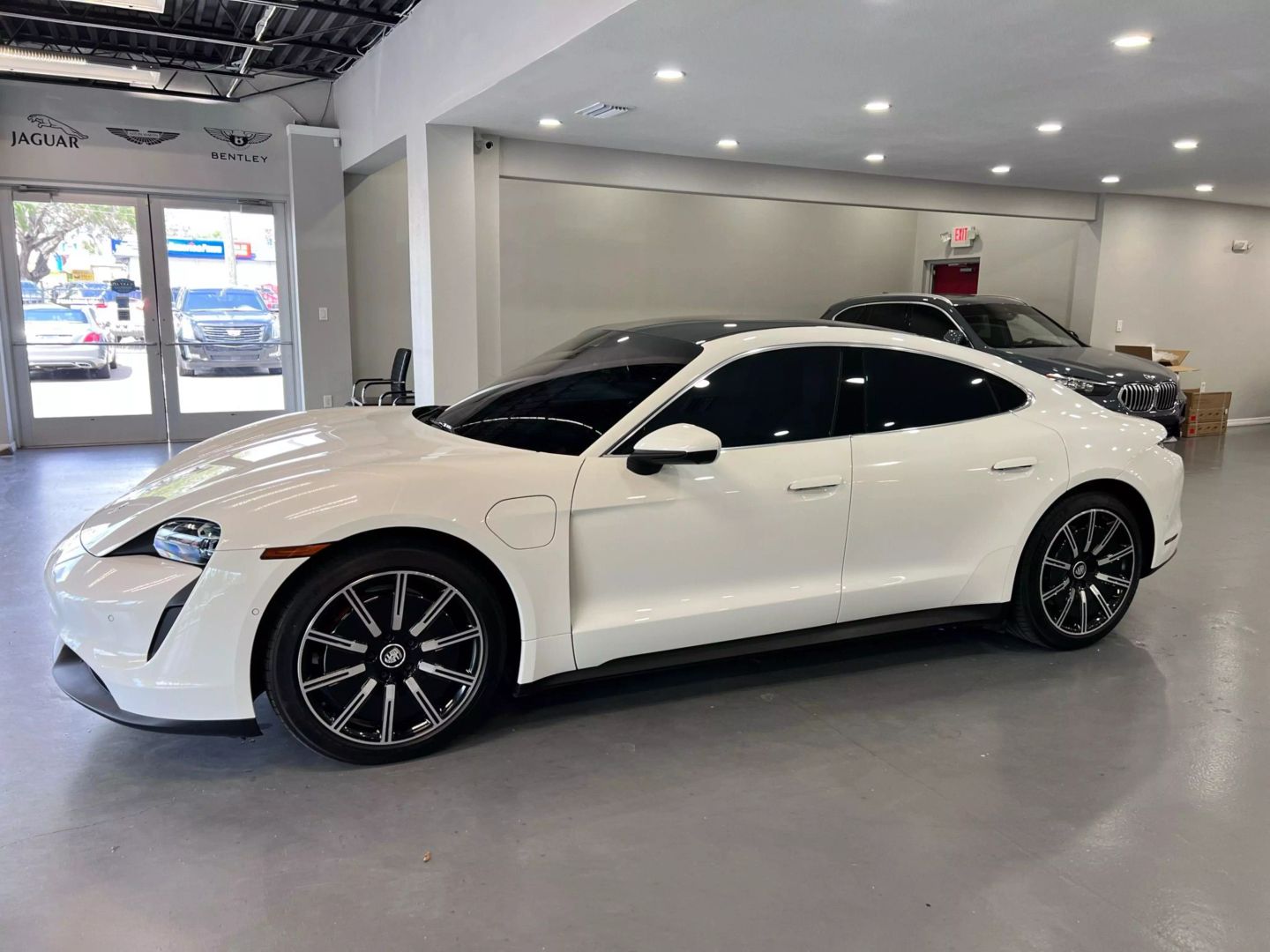 2020 Porsche Taycan 4s Sedan 4d - Image 6