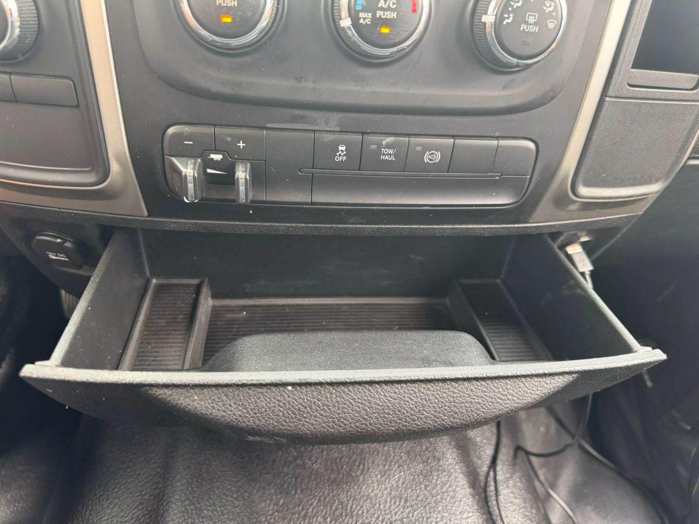 2018 Ram 3500 Crew Cab - Image 20