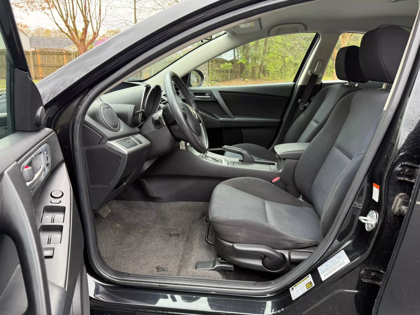2010 Mazda Mazda3 - Image 10