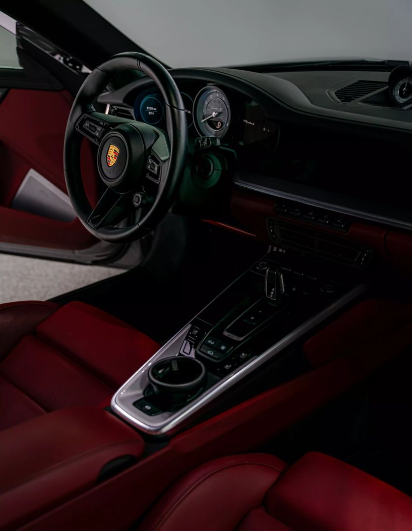 2021 Porsche 911 - Image 18