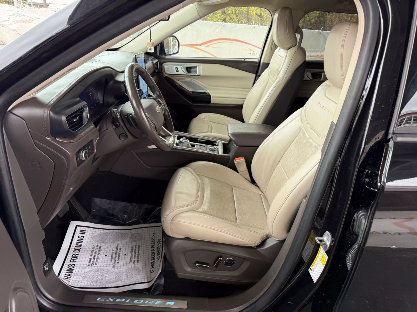 2020 Ford Explorer - Image 15