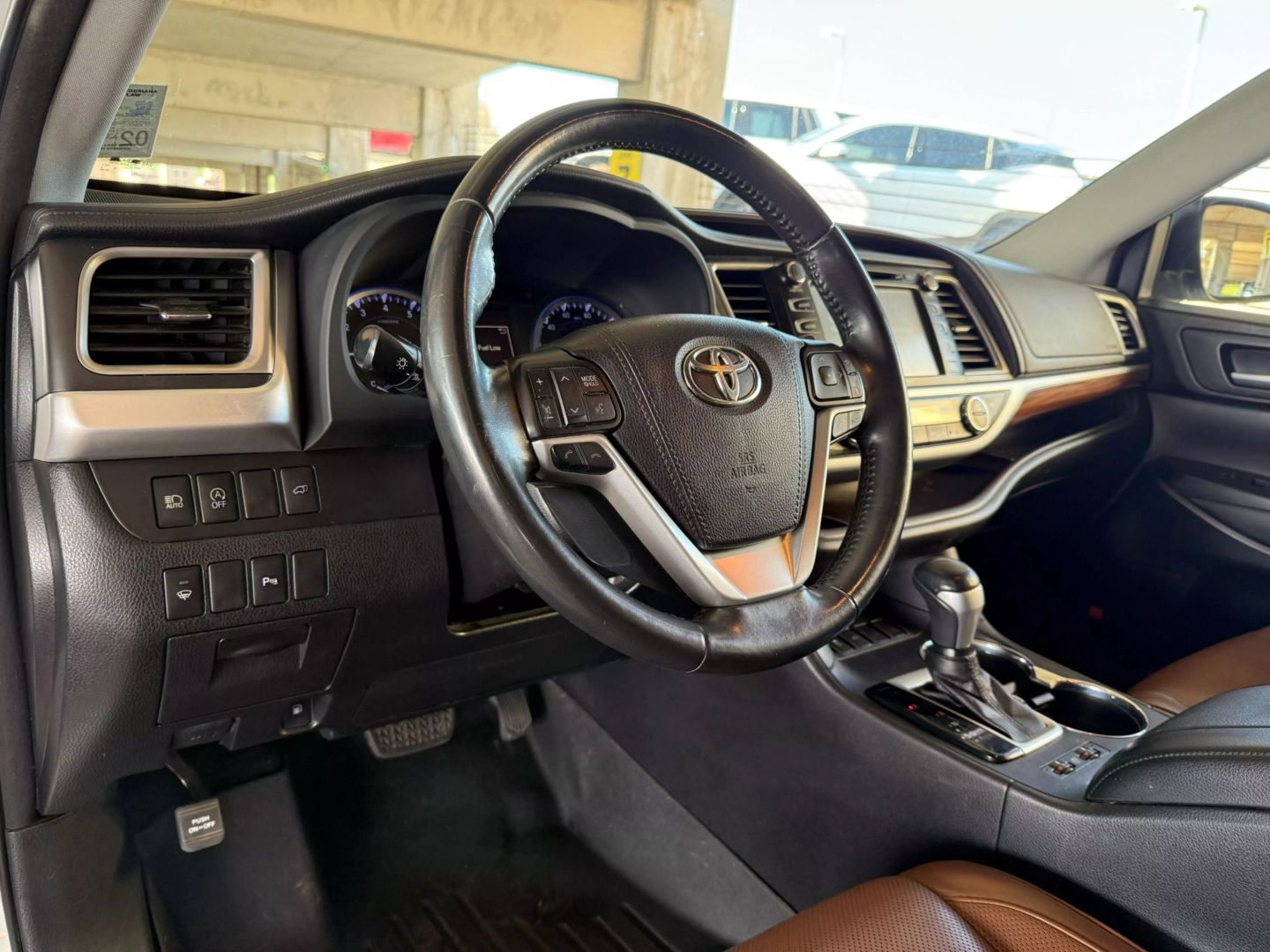 2018 Toyota Highlander - Image 10