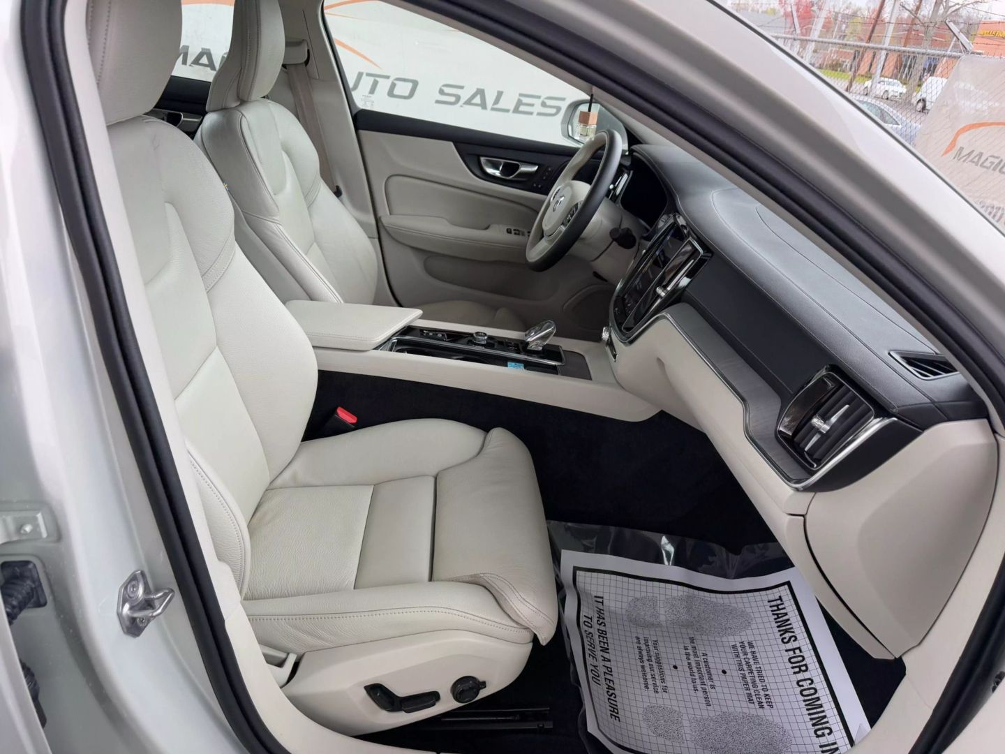 2022 Volvo S60 - Image 25