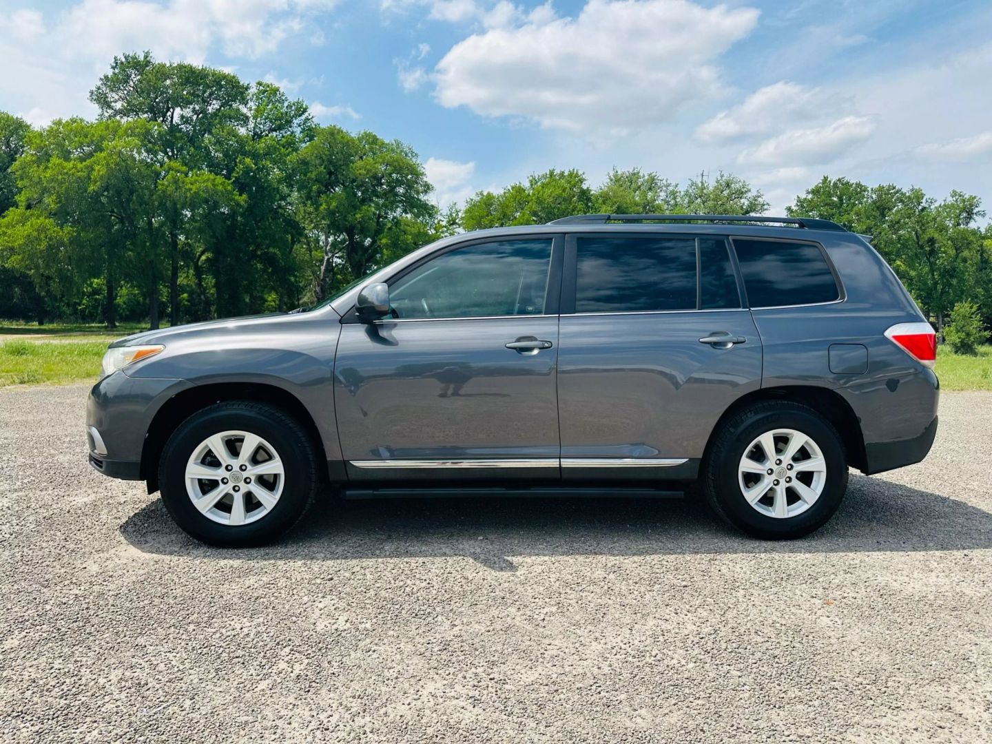 2011 Toyota Highlander - Image 1