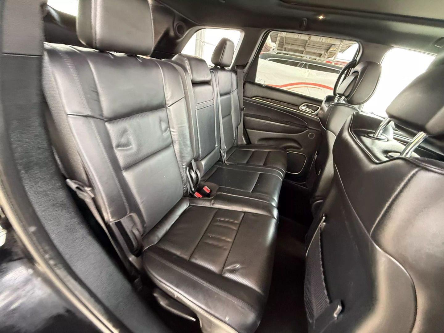 2018 Jeep Grand Cherokee - Image 23