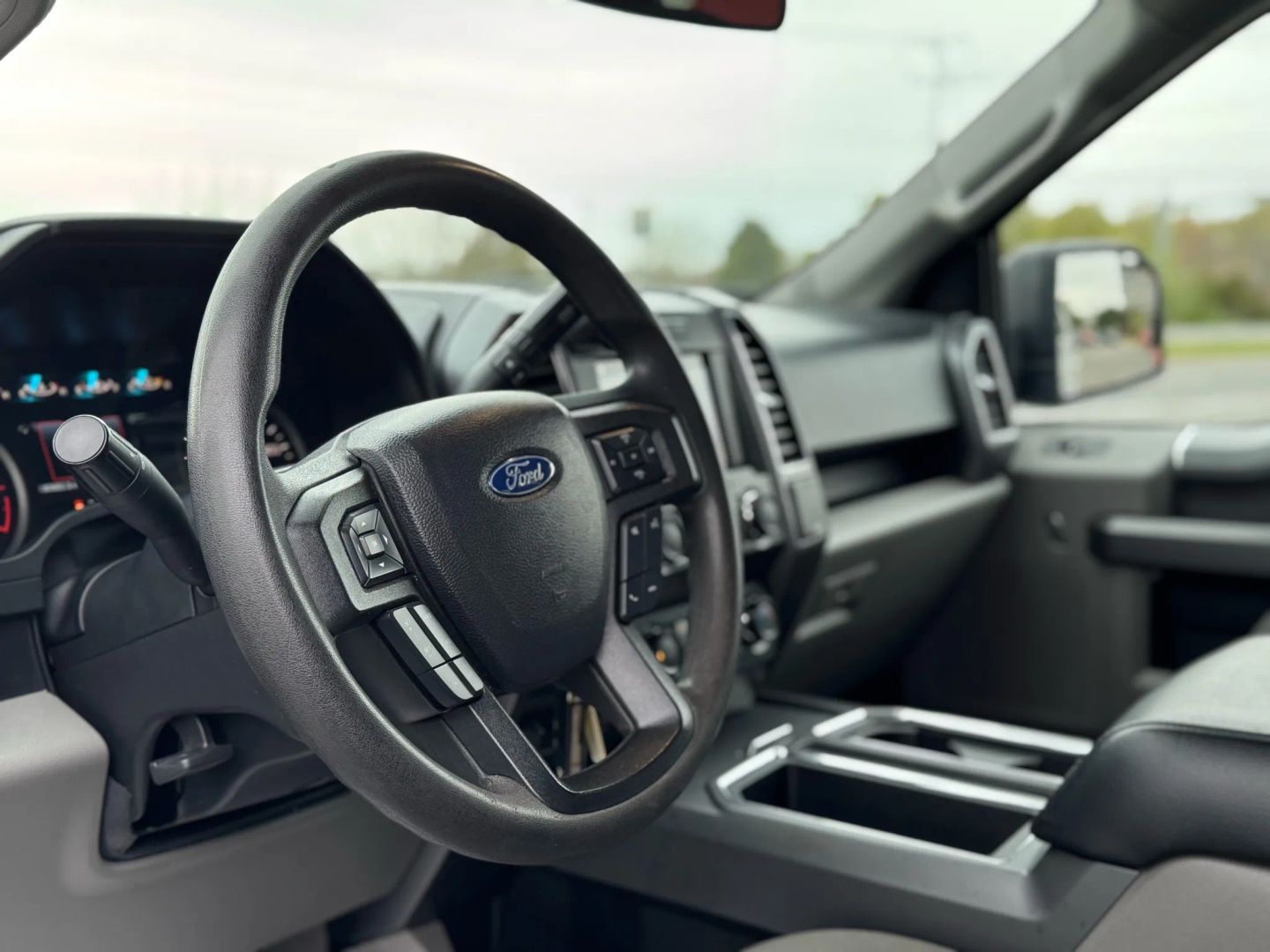 Image 8 of 2019 FORD F150 SUPERCREW CAB