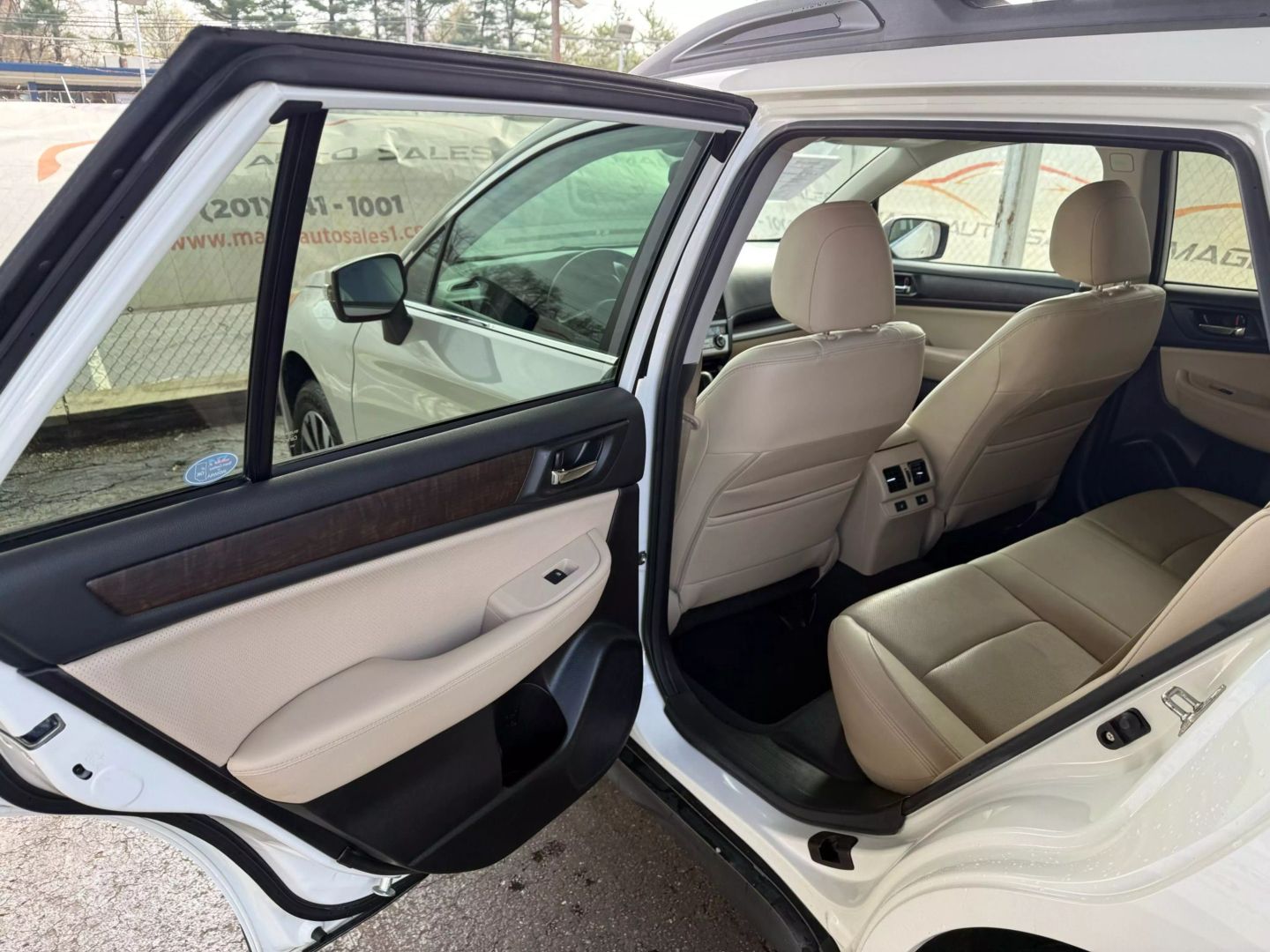 2016 Subaru Outback - Image 17