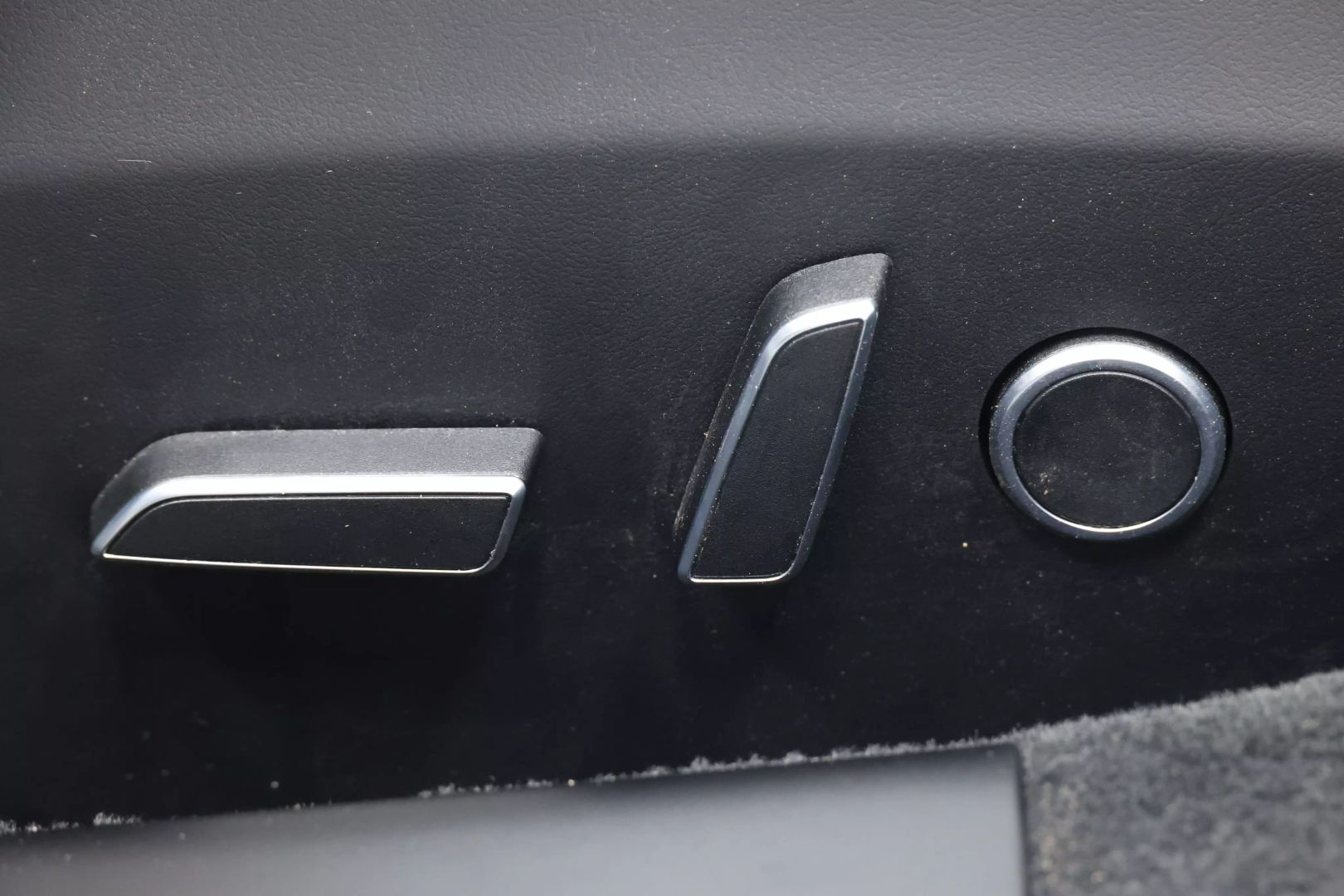 2022 Tesla Model S - Image 12