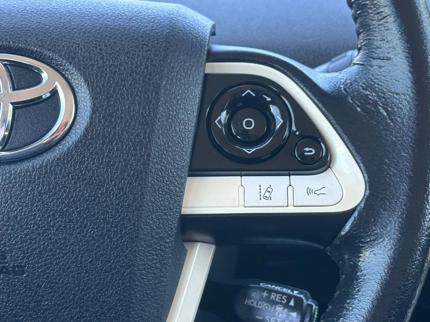 2016 Toyota Prius - Image 29