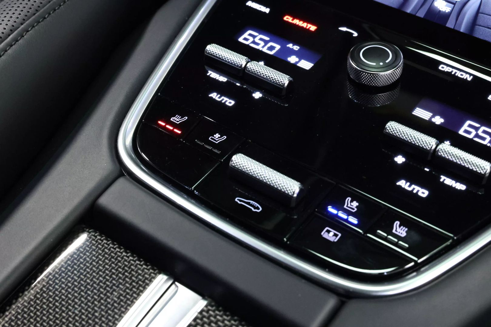 2017 Porsche Panamera - Image 99