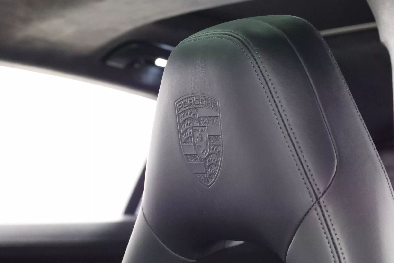 2017 Porsche Panamera - Image 18