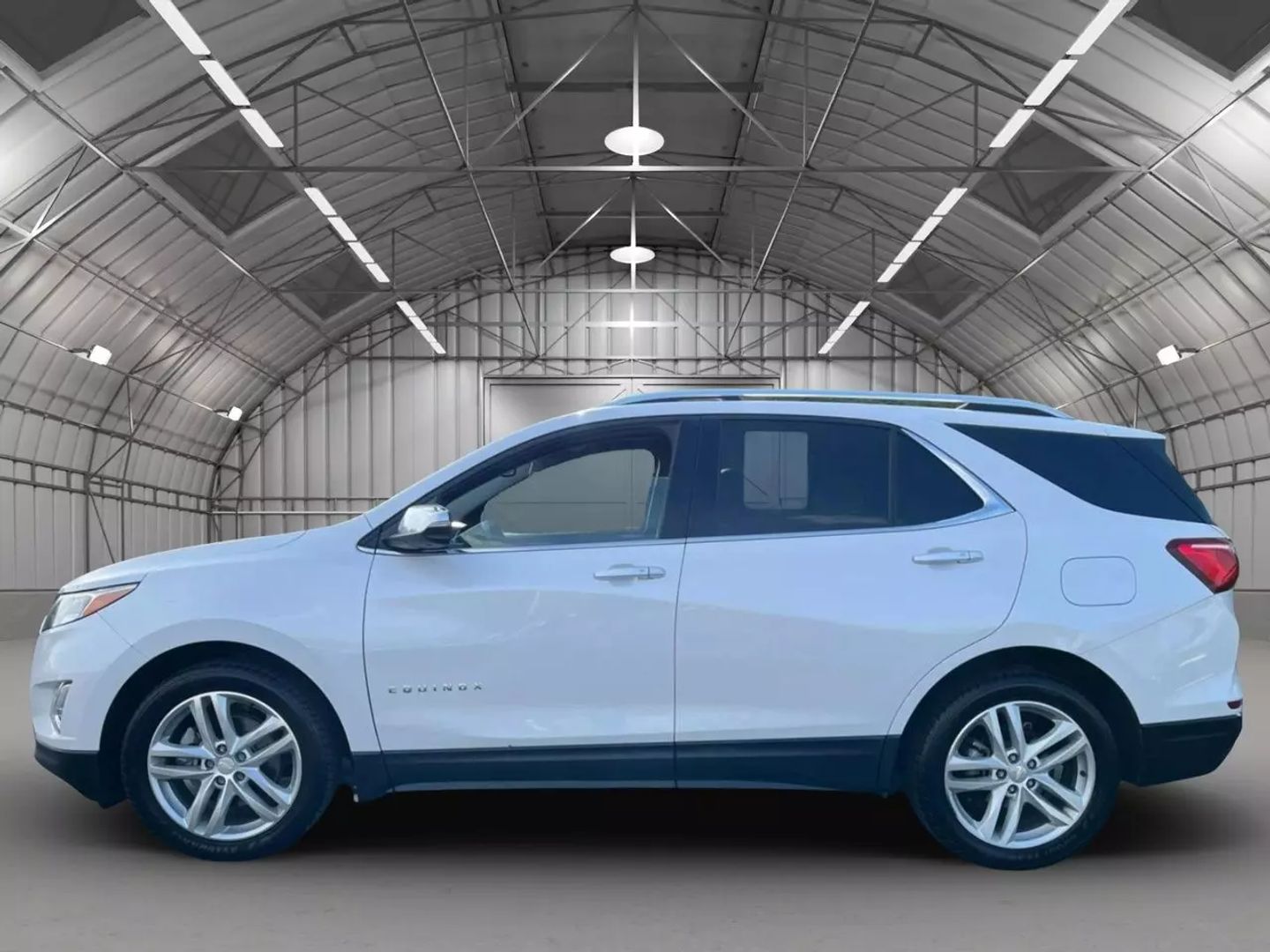 Used 2018 Chevrolet Equinox Premier with VIN 2GNAXWEX8J6155033 for sale in Kansas City