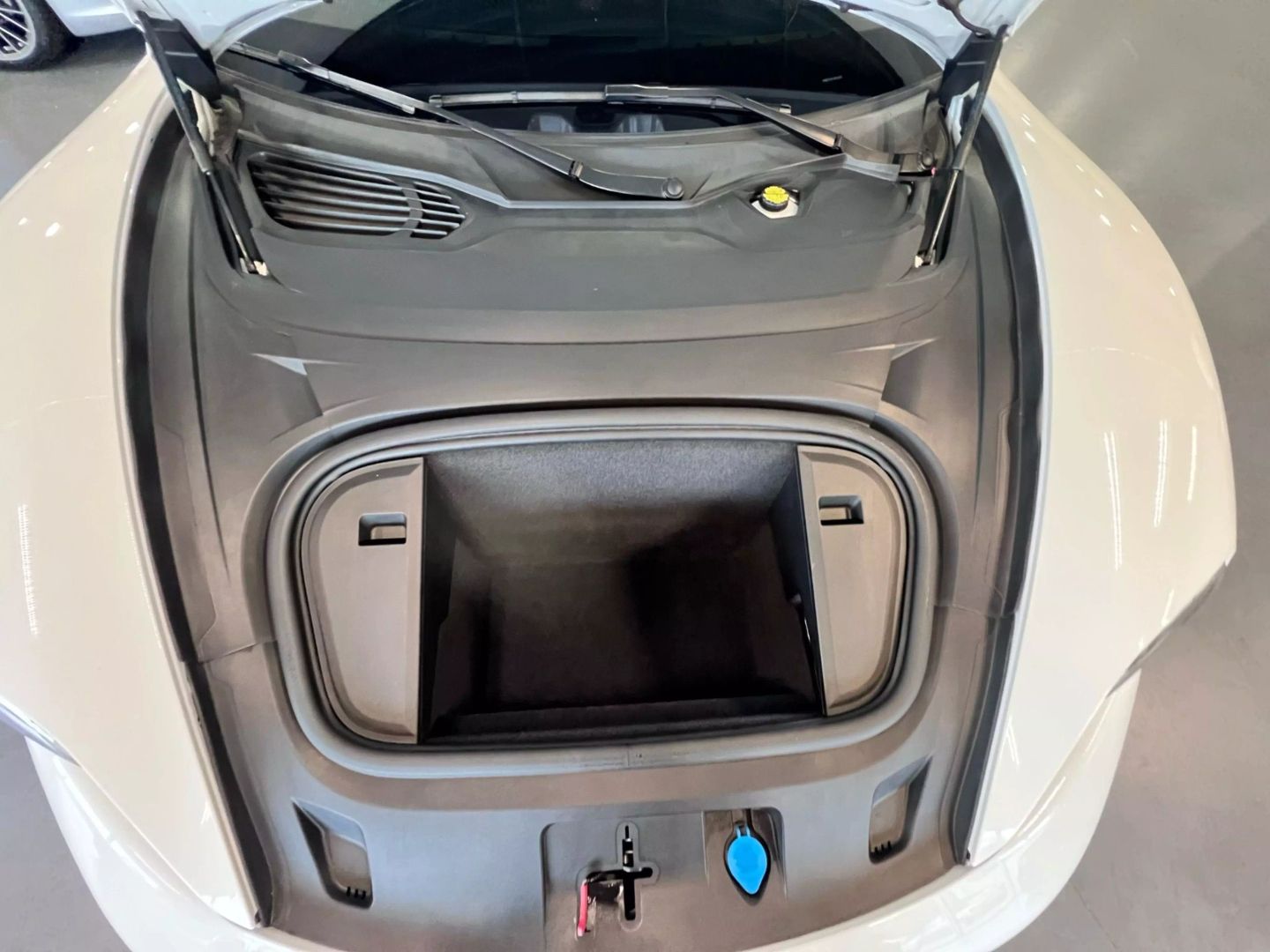 2020 Porsche Taycan 4s Sedan 4d - Image 43