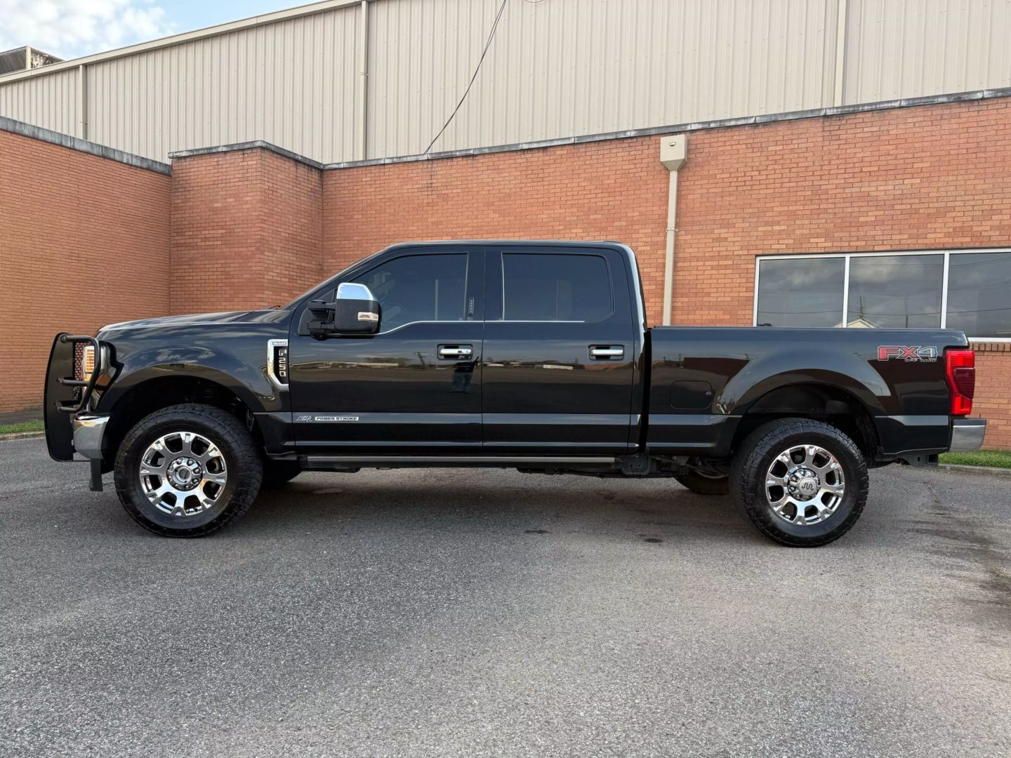 2021 Ford F250 Super Duty Crew Cab - Image 4