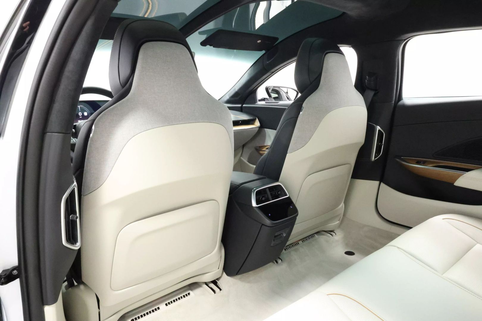 2023 Lucid Air - Image 58