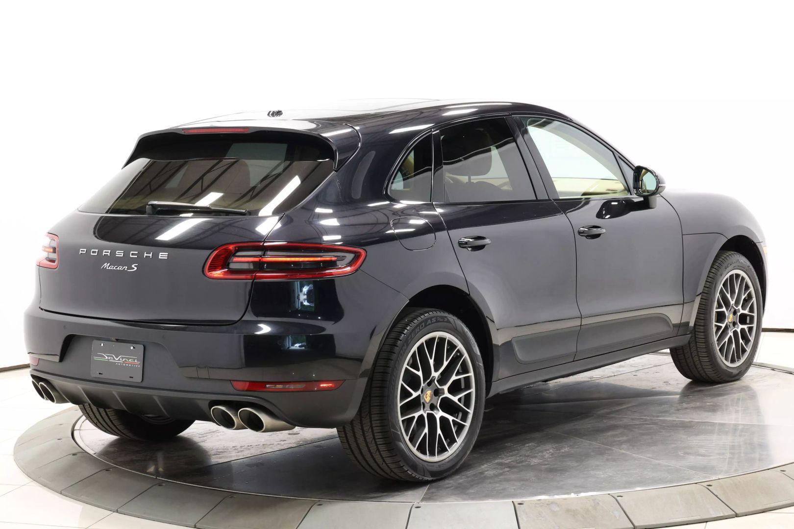 2016 Porsche Macan - Image 57