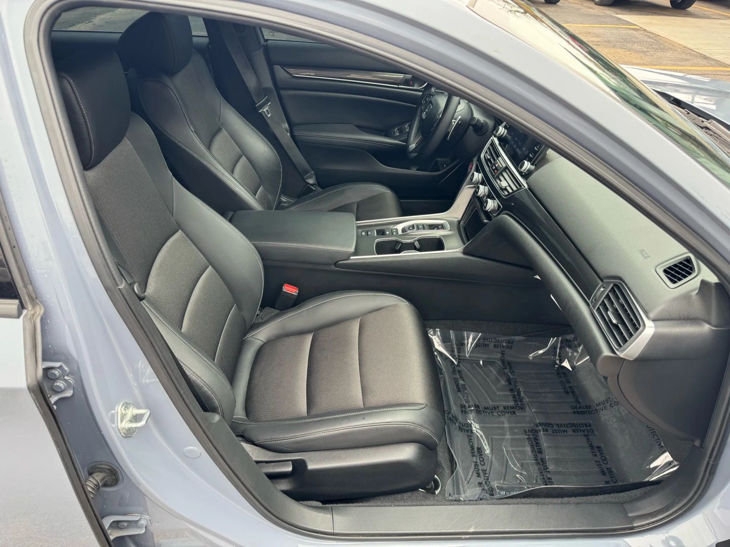 2022 Honda Accord Hybrid - Image 16