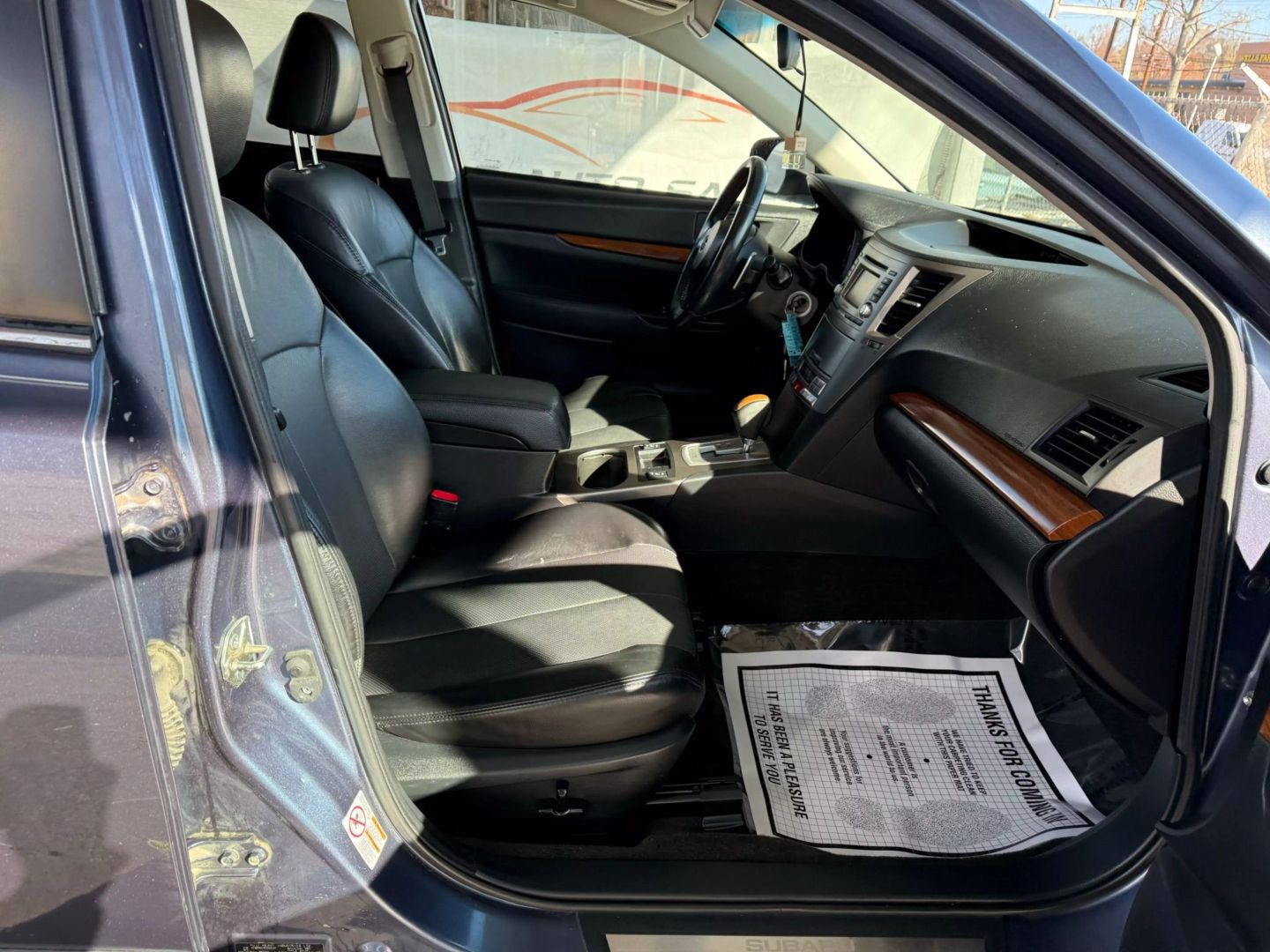 2014 Subaru Outback - Image 25