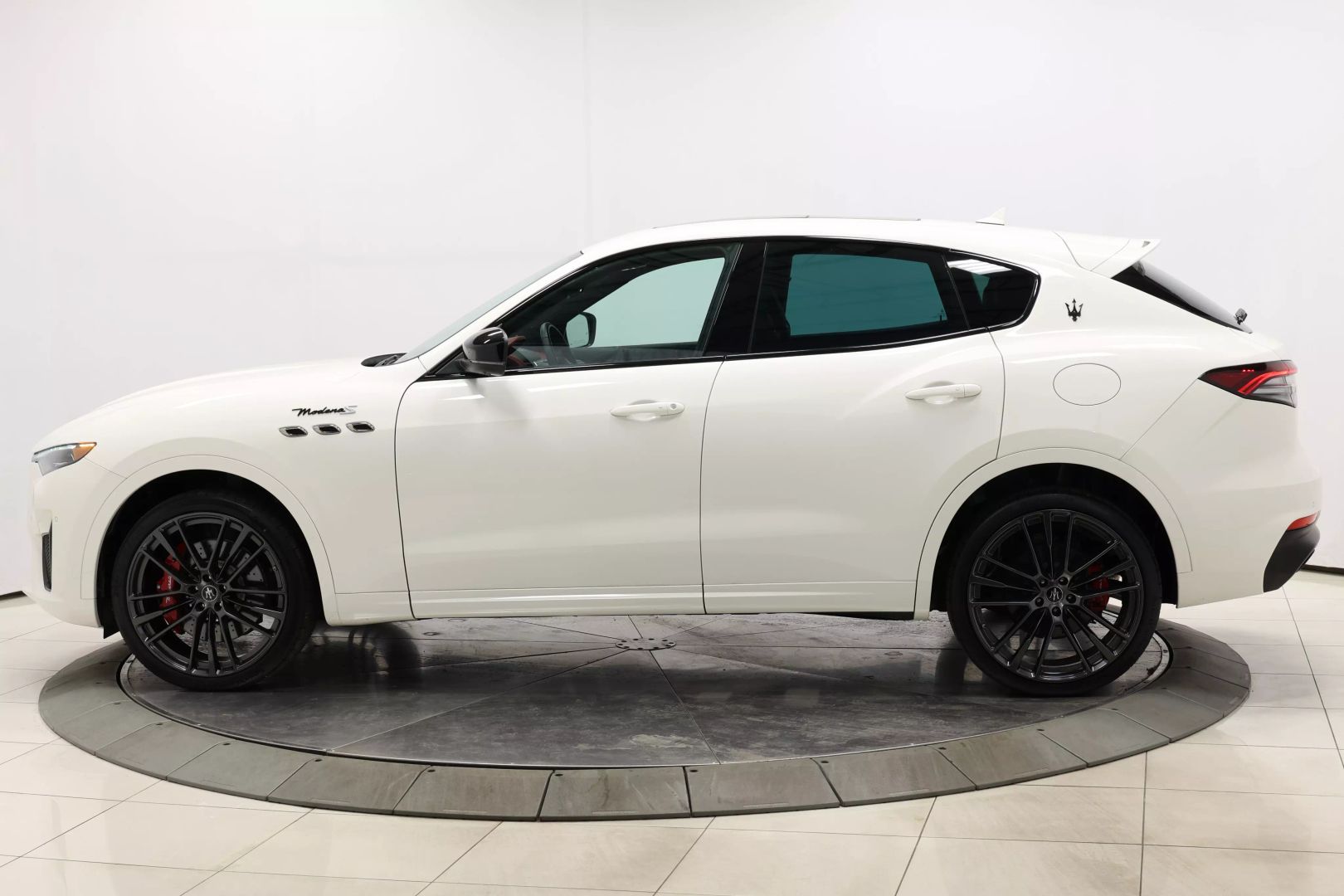2022 Maserati Levante - Image 7
