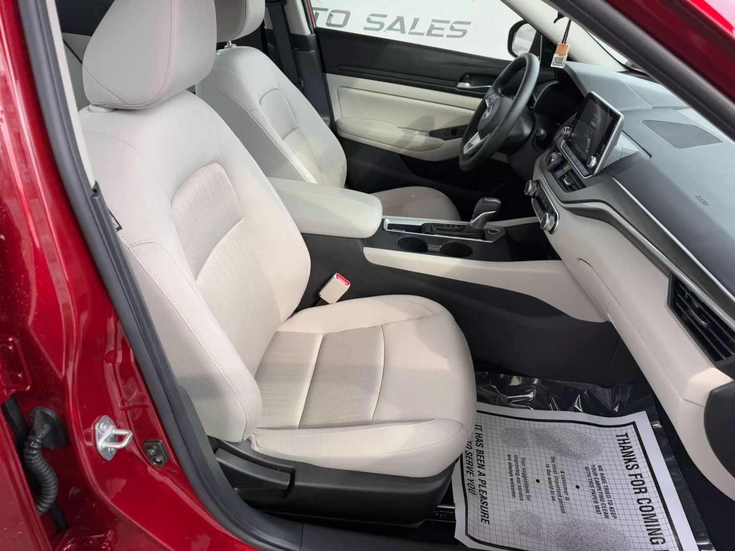 2025 Nissan Altima - Image 25