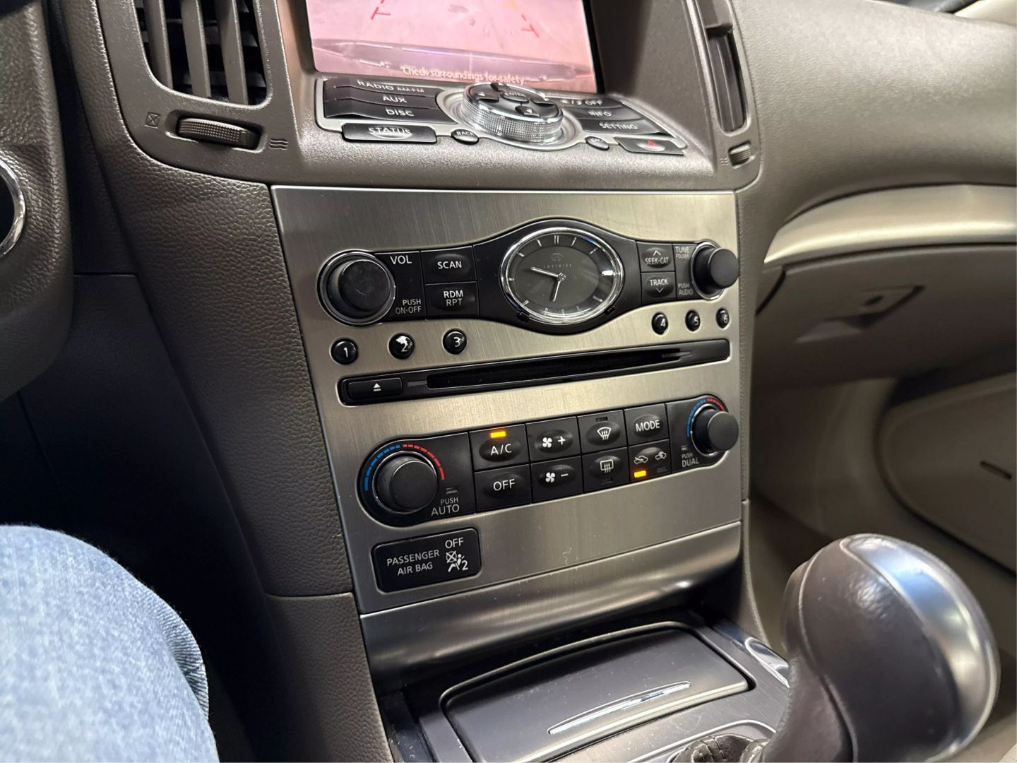 2012 Infiniti G - Image 21