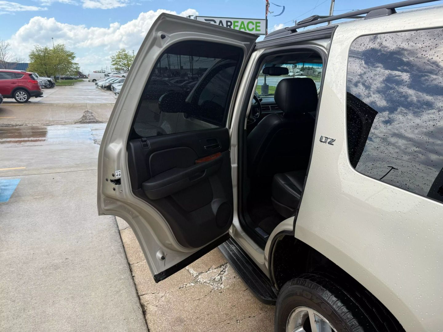 2013 Chevrolet Tahoe - Image 19