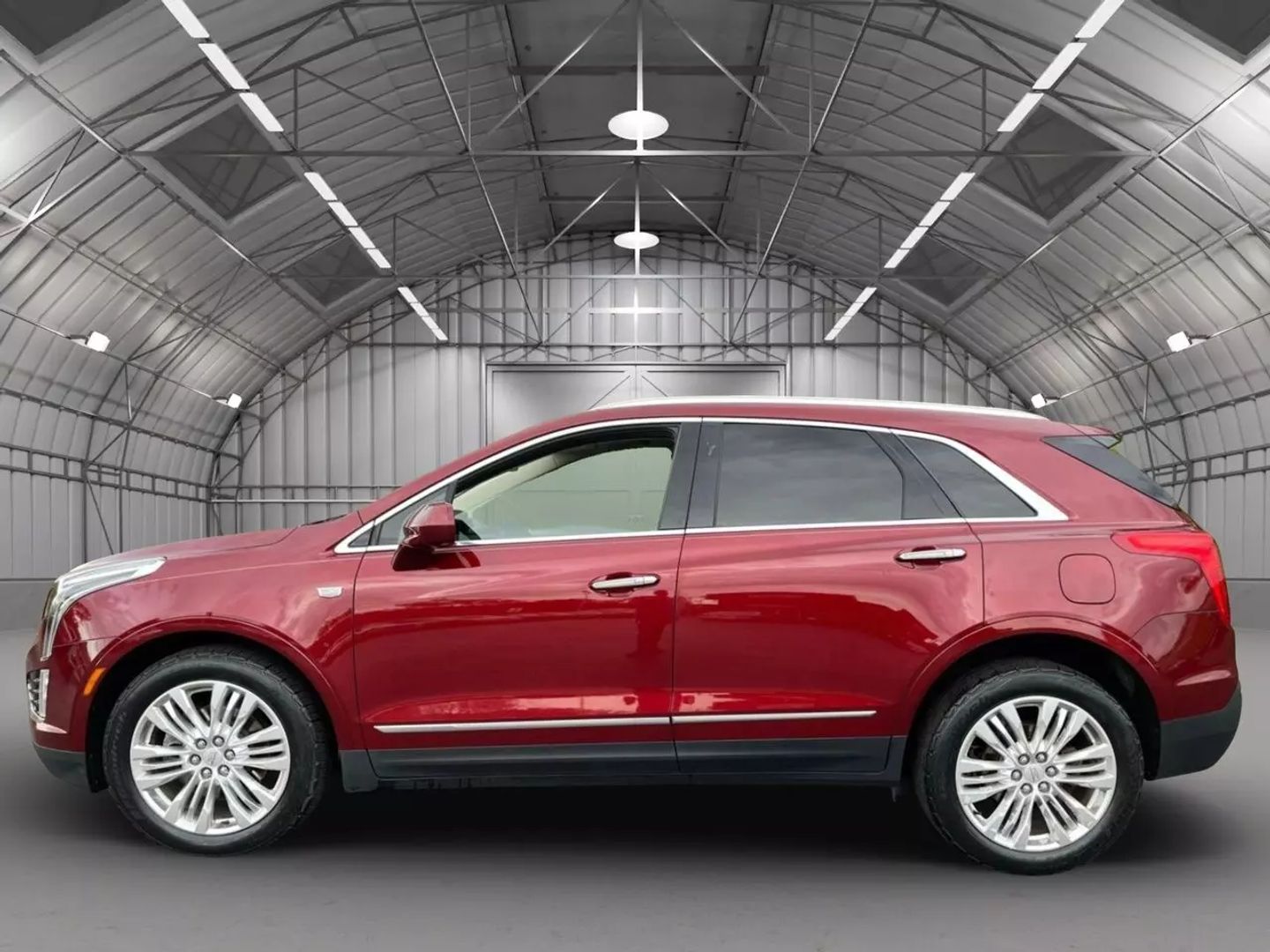 Used 2017 Cadillac XT5 Premium Luxury with VIN 1GYKNERS3HZ116225 for sale in Kansas City