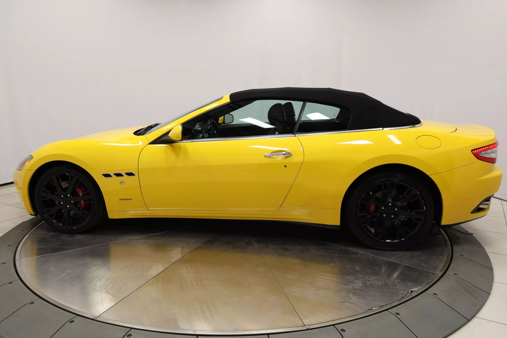 2011 Maserati Granturismo - Image 93