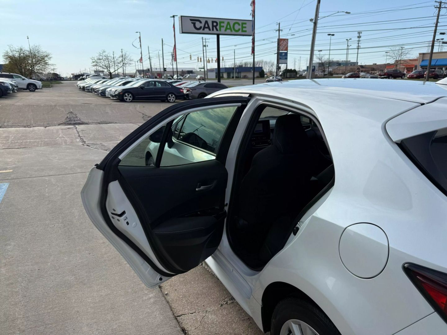 2023 Toyota Corolla Hatchback - Image 18