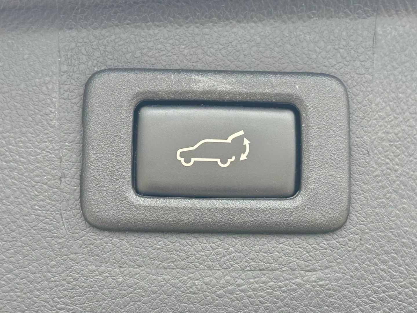 2017 Subaru Outback - Image 13