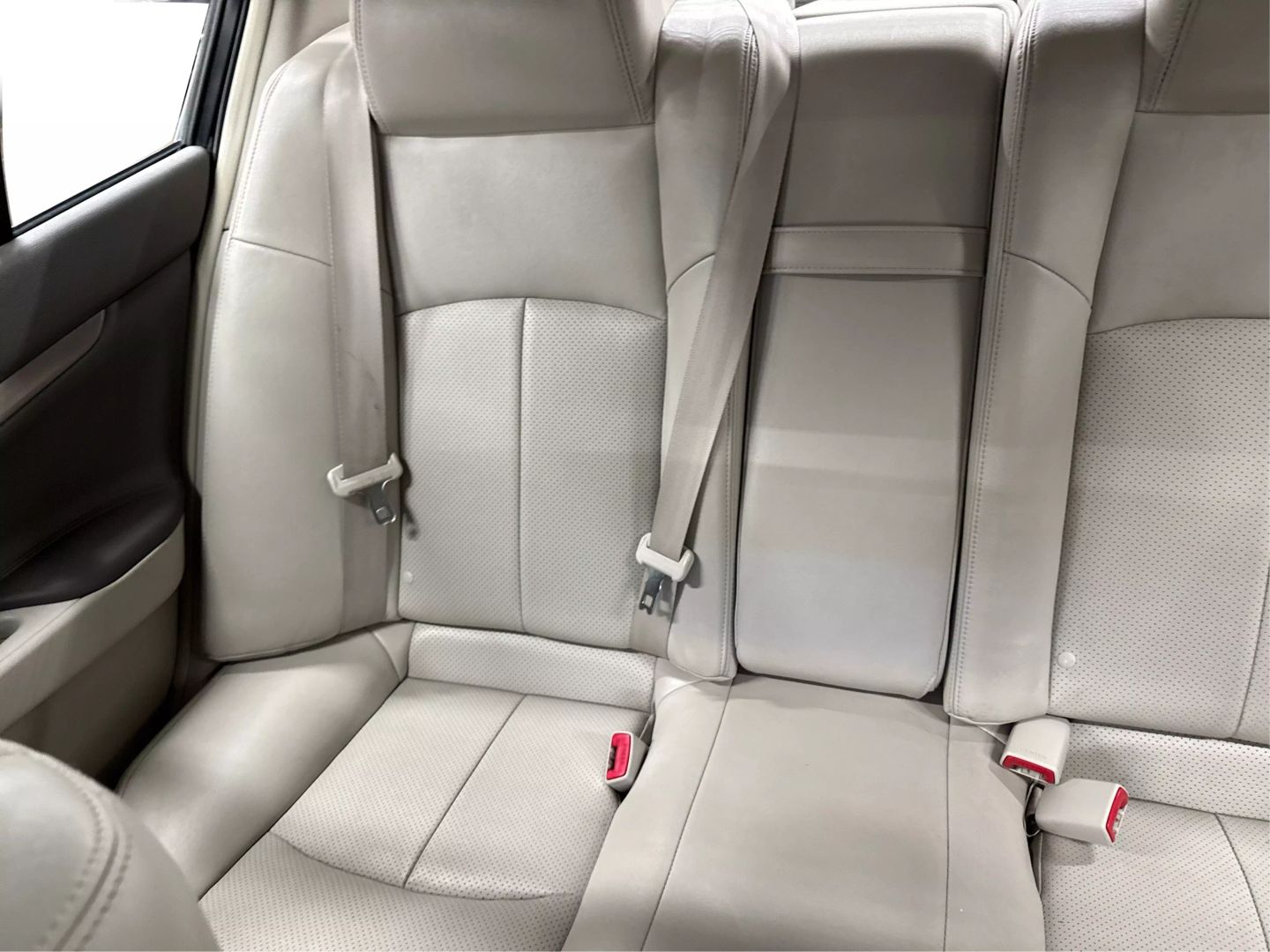 2012 Infiniti G - Image 32