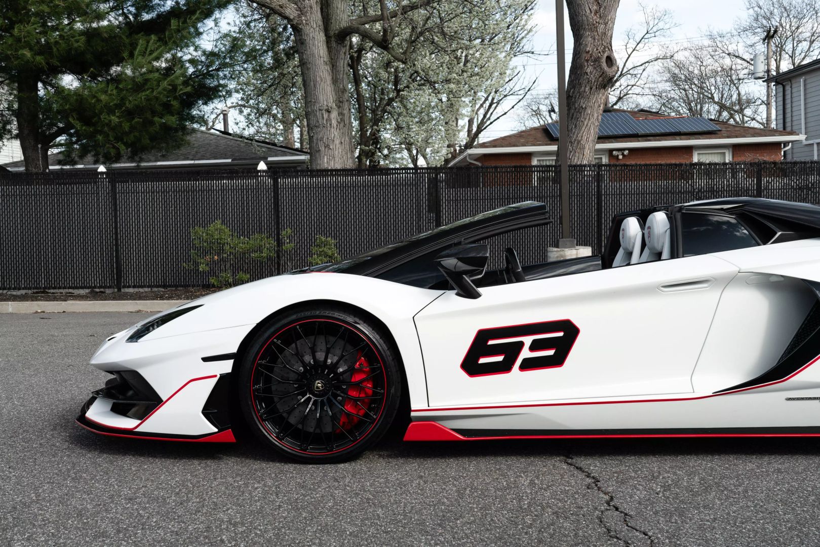 2021 Lamborghini Aventador - Image 21
