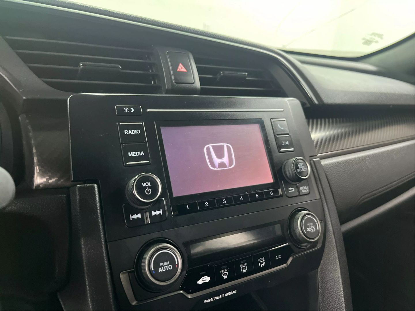2018 Honda Civic - Image 24