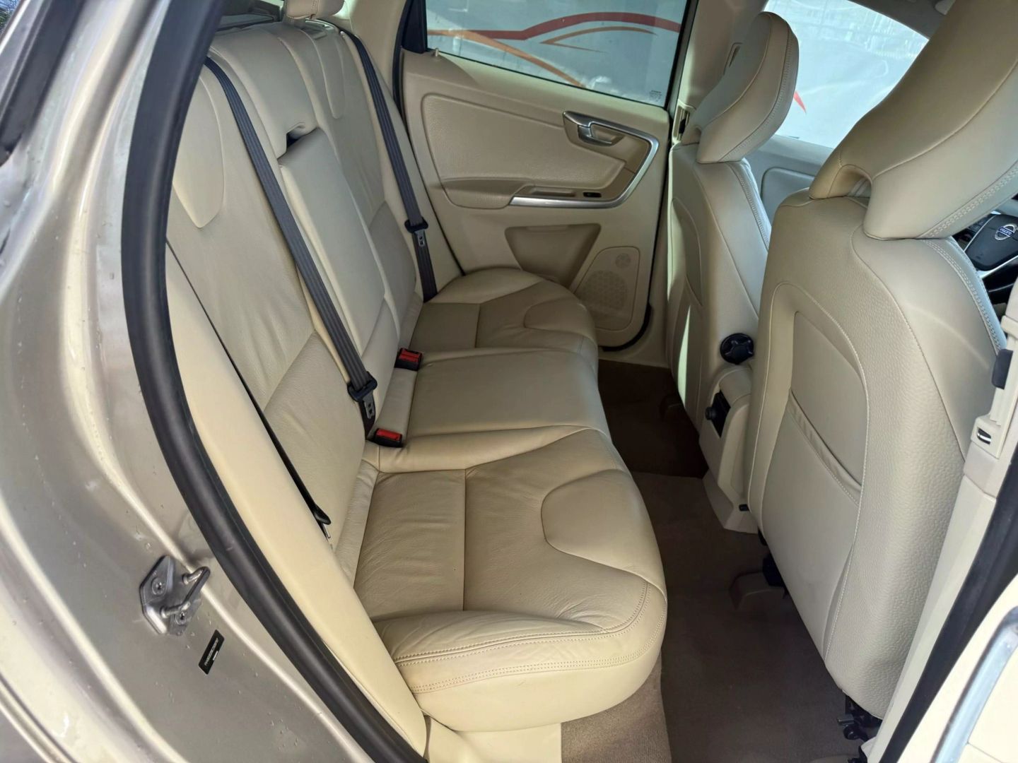 2014 Volvo Xc60 - Image 22