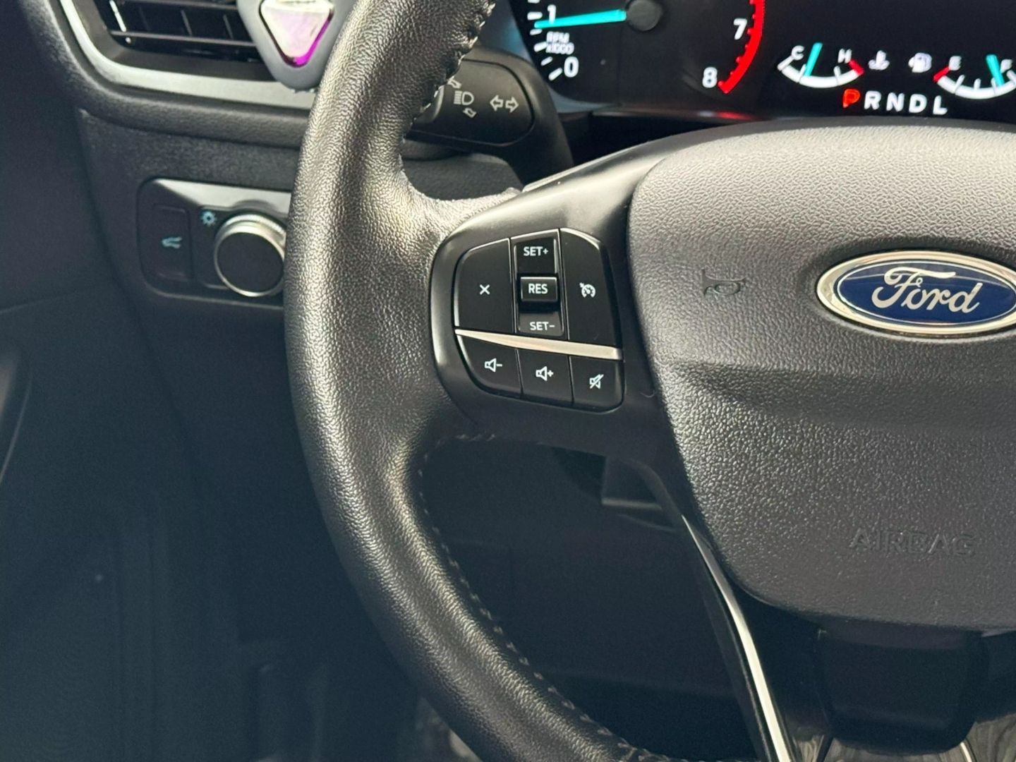 2021 Ford Escape - Image 32