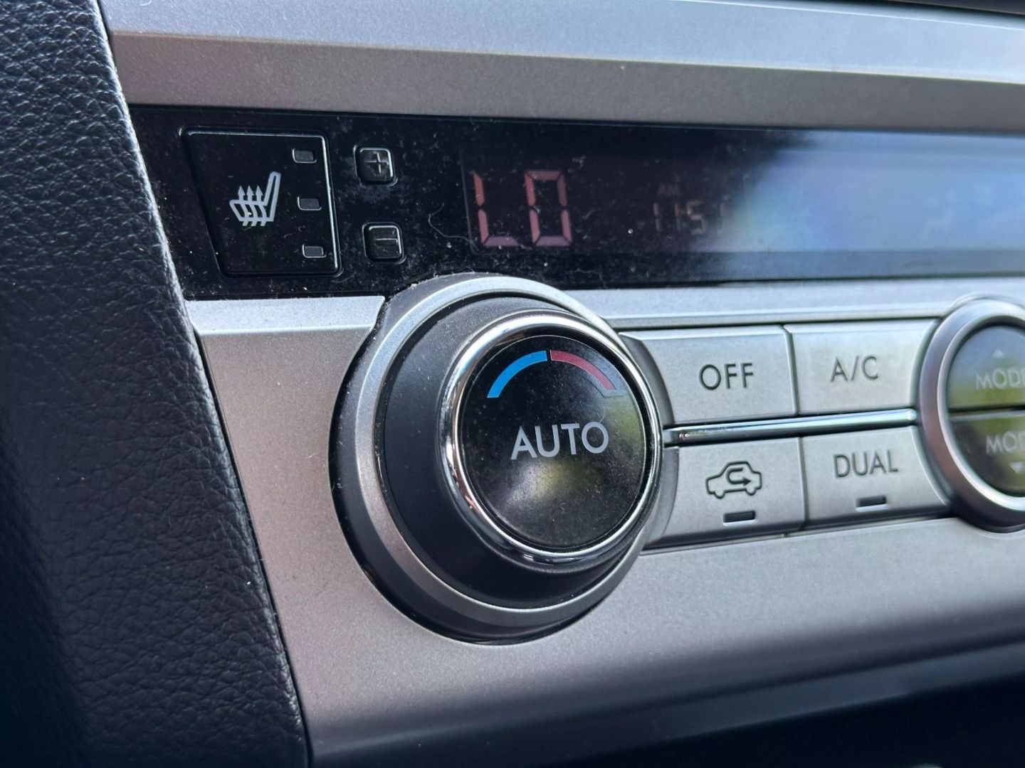 2015 Subaru Outback - Image 37