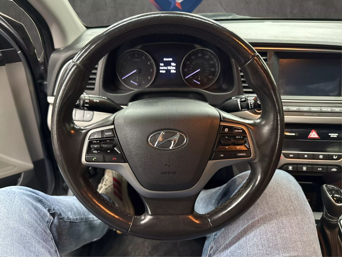 2018 Hyundai Elantra - Image 35