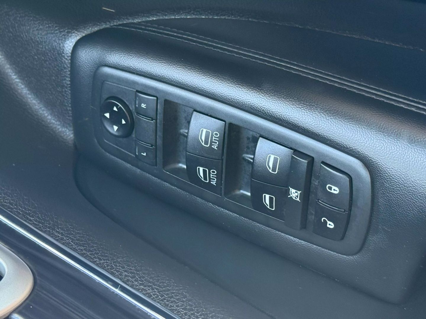 2020 Jeep Grand Cherokee - Image 50