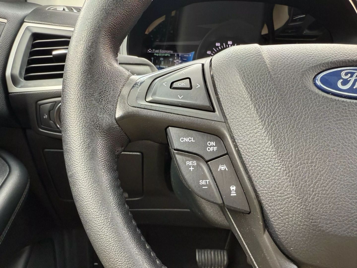 2022 Ford Edge - Image 29