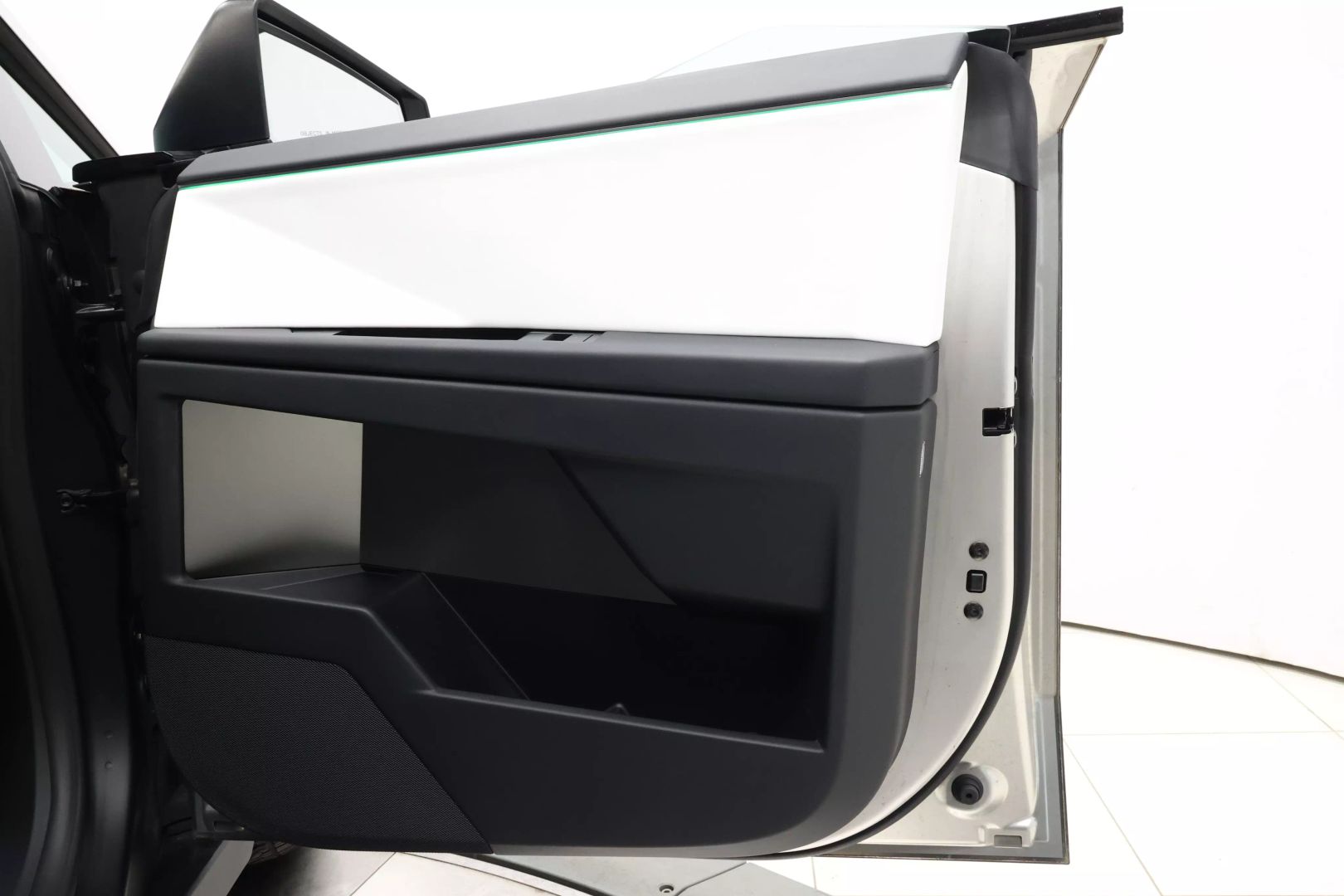 2024 Tesla Cybertruck - Image 111