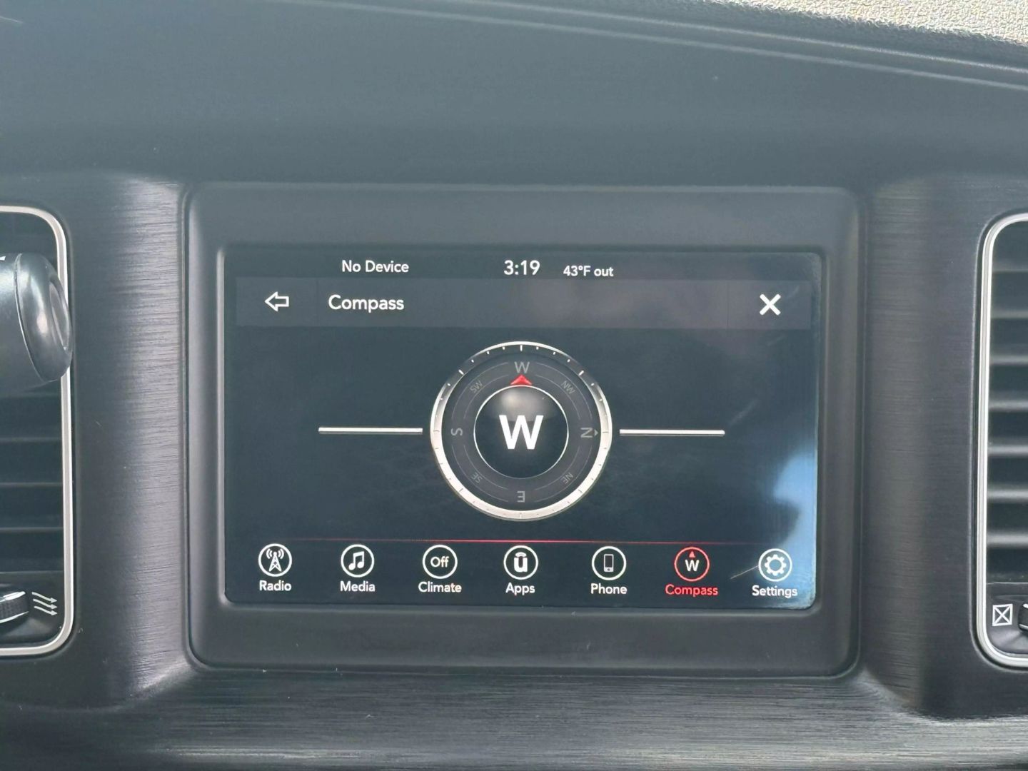 2019 Dodge Charger - Image 35