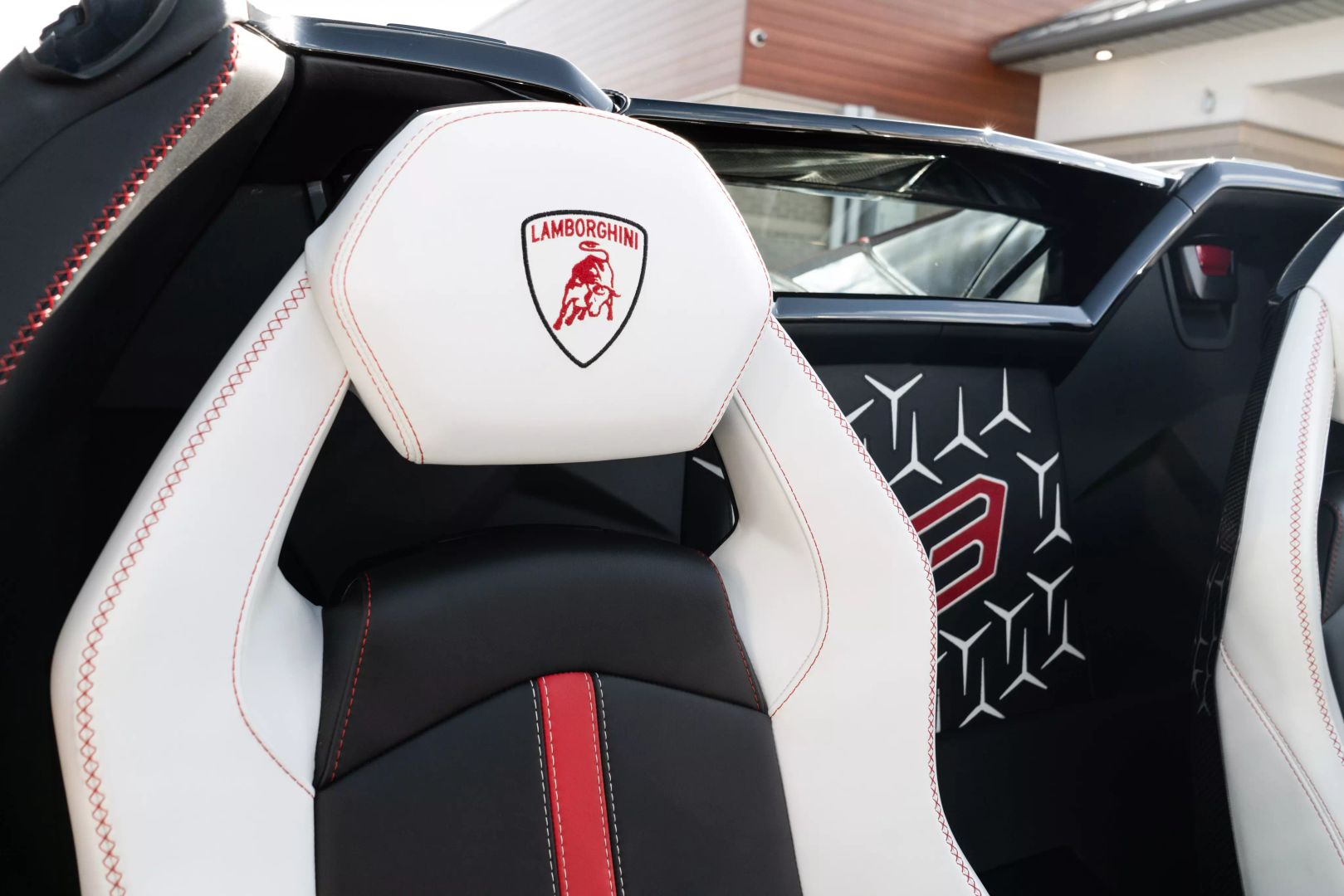 2021 Lamborghini Aventador - Image 70