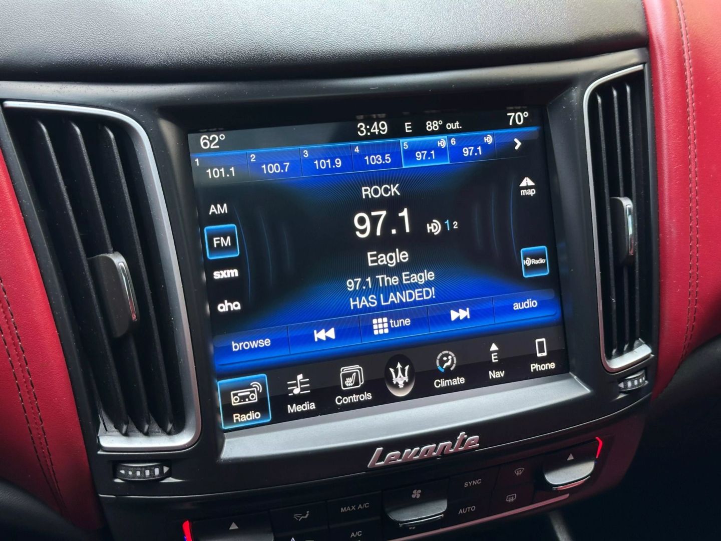 2017 Maserati Levante - Image 32