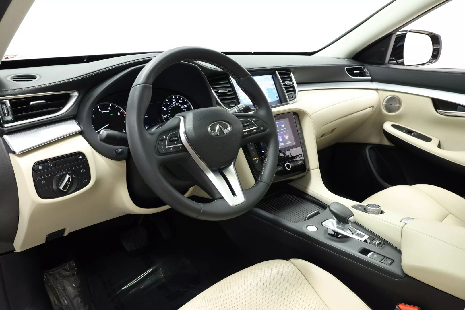2019 Infiniti Qx50 - Image 2